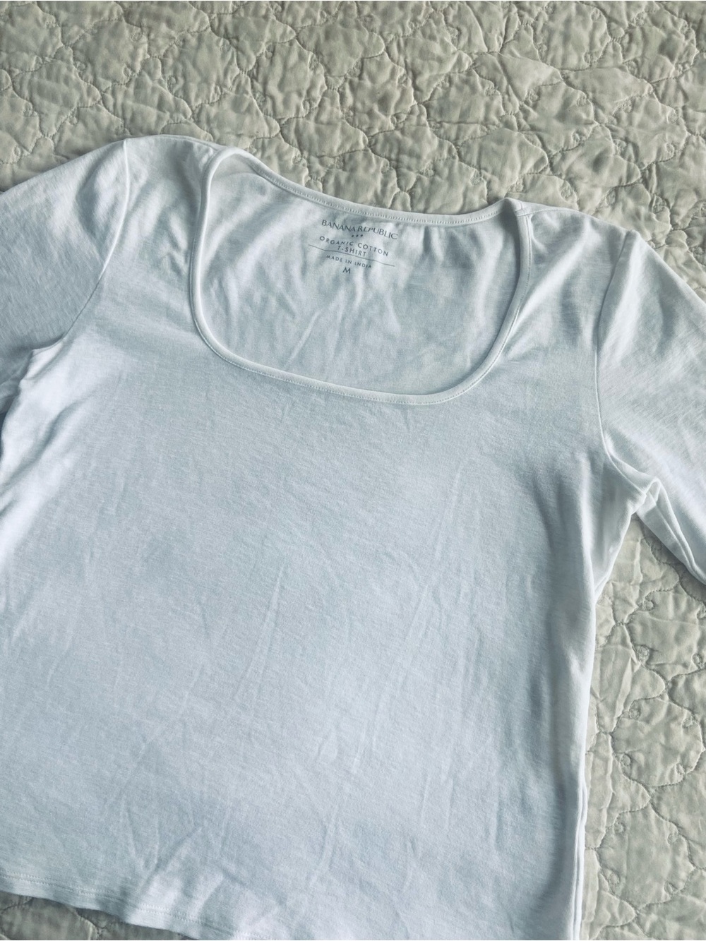 Banana Republic White Scoop Neck Short Sleeve Tee - Picture 3 of 8